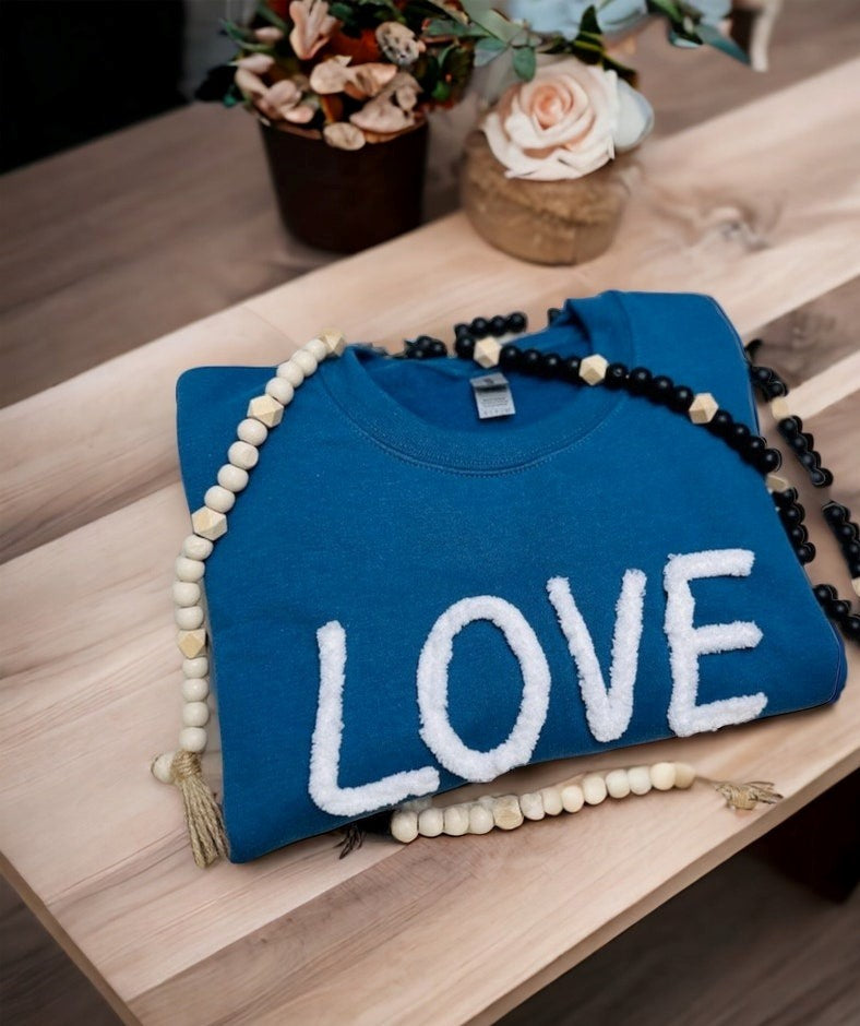 Embroidered Chenille yarn sweatshirt || Gift for her || Crewneck sweatshirt || Custom sweatshirt || Love sweatshirt || Machine embroidery