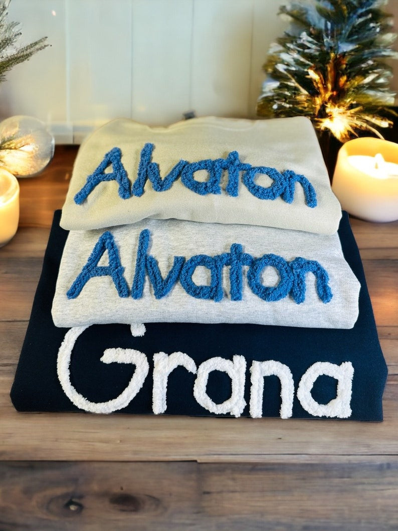 Embroidered Chenille yarn sweatshirt || Gift for her || Crewneck sweatshirt || Custom sweatshirt || Love sweatshirt || Machine embroidery