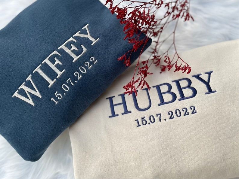 Custom Wifey and Hubby Embroidered Valentine Sweatshirt Matching Couples Jumper Mrs and Mrs Girlfriend Gift Unisex Wedding Gift Crewneck