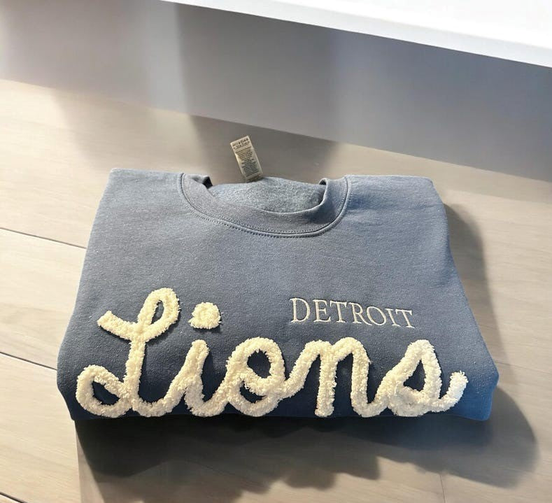 Lions chenille yarn embroidery sweatshirt, team spirit, school spirit, crewneck sweatshirt, Lions sweatshirt, custom made, cheer mom, fuzzy
