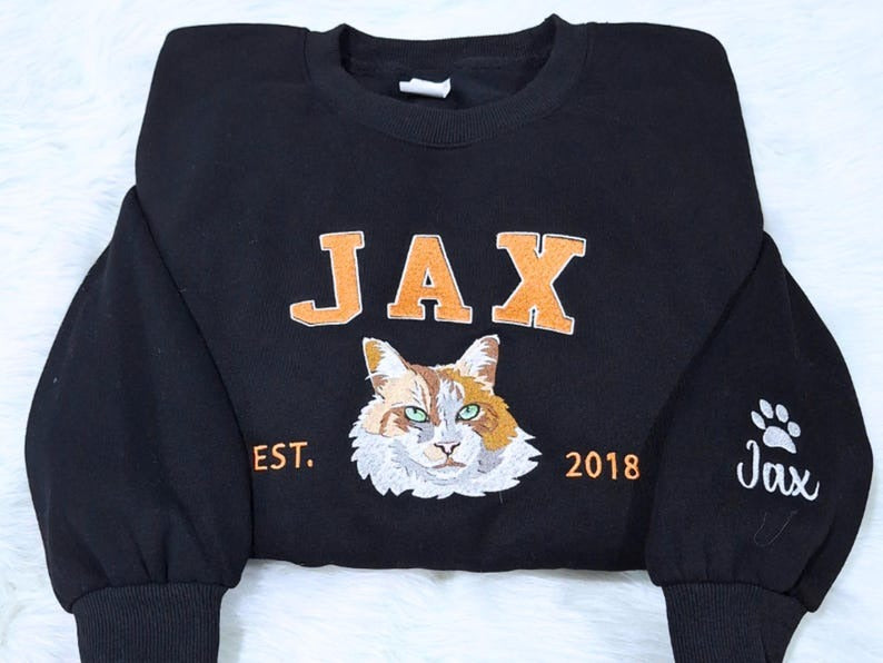 Custom Pet Face Embroidered Sweatshirt Dog Photo Hoodie Personalized Cat Embroidery Shirt Gift for Pet Lover Pet Name Crewneck Unisex Tee