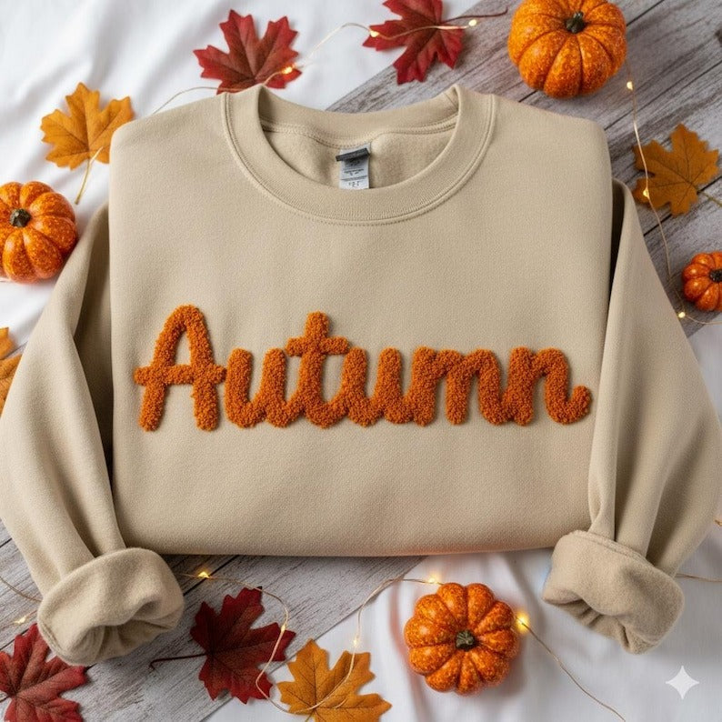 Autumn Chenille Yarn Sweatshirt – Custom Fuzzy Letters Fall Sweater, Hand-Embroidered “Thankful” Pullover, Personalized Autumn Shirt