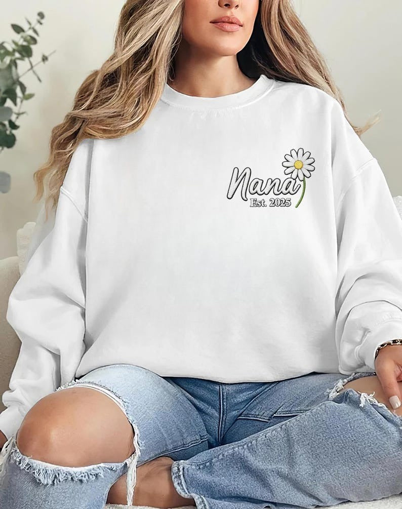 Nana Sweatshirt Embroidered, Custom Sweater Grandma, Grandchildren Names, Personal Gift New Grandma, Applique Sweatshirt Gigi Gift