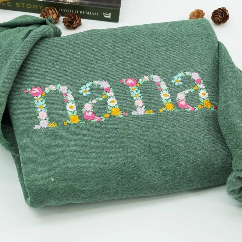 Custom Mama Sweatshirt With Floral - Embroidered Grandma Sweatshirt With Kids Names - Birthday Gift For Mom - Nana Sweatshirt-Christmas Gift