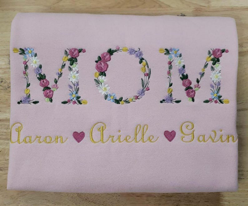 Personalized Embroidered Mom Sweatshirt, Custom Name Family Gift, Grandma Nana Mom Crewneck, Holiday Christmas Family Sweatshirt