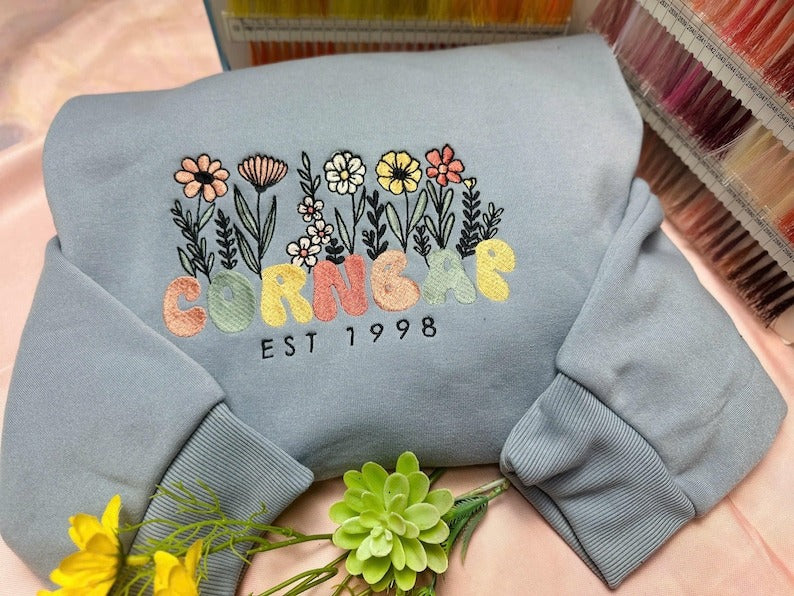 Personalized Floral Embroidered Sweatshirt: Custom Name & Year