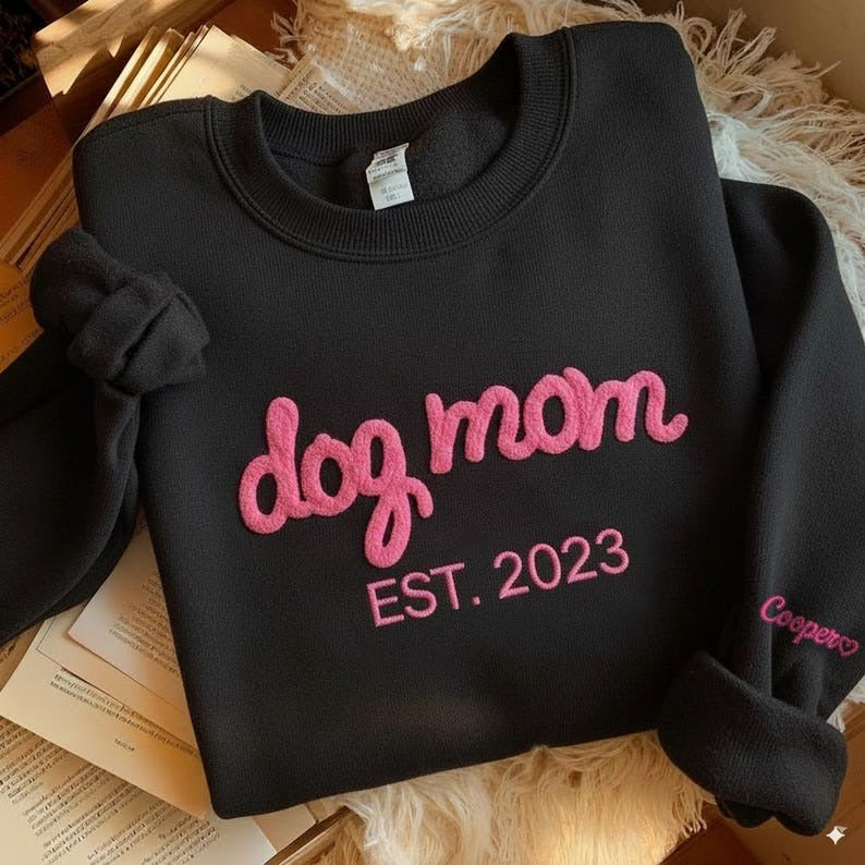 Custom Dog Mom Sweatshirt – Chenille Yarn Embroidered Crewneck for New Dog Mom | Fur Mama Dog Owner Gift Xmas